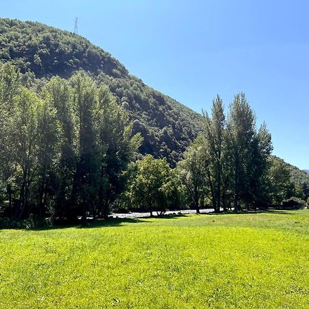 Apartamento Centrico Con Parking - L'Amfitriona Rialp Luaran gambar