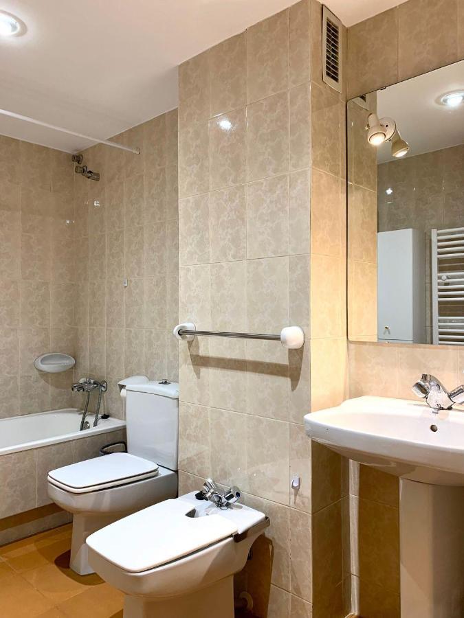 Apartamento Centrico Con Parking - L'Amfitriona Rialp Luaran gambar