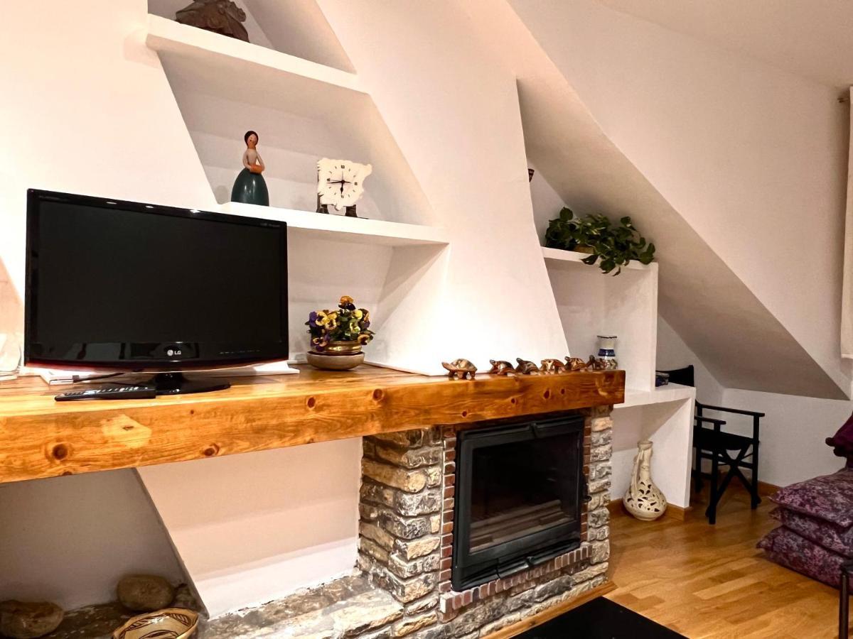 Apartamento Centrico Con Parking - L'Amfitriona Rialp Luaran gambar